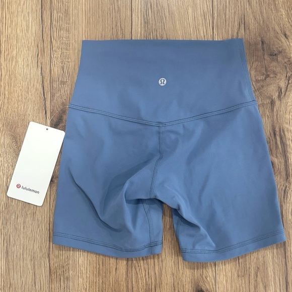 NWT Lululemon Align High Rise Shorts 6" Size 4 In Washed Denim - Picture 1 of 7